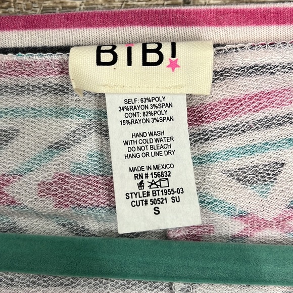 Aztec top - Picture 2 of 2